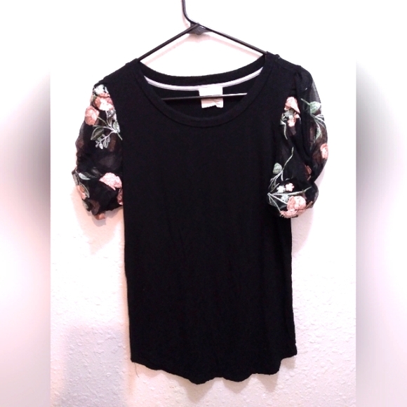 Willow dressy tee - Picture 1 of 7